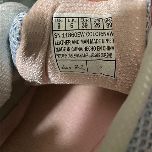 Skechers D’Lites Navy and Pink Memory Foam‎ Sneakers - Picture 10 of 10